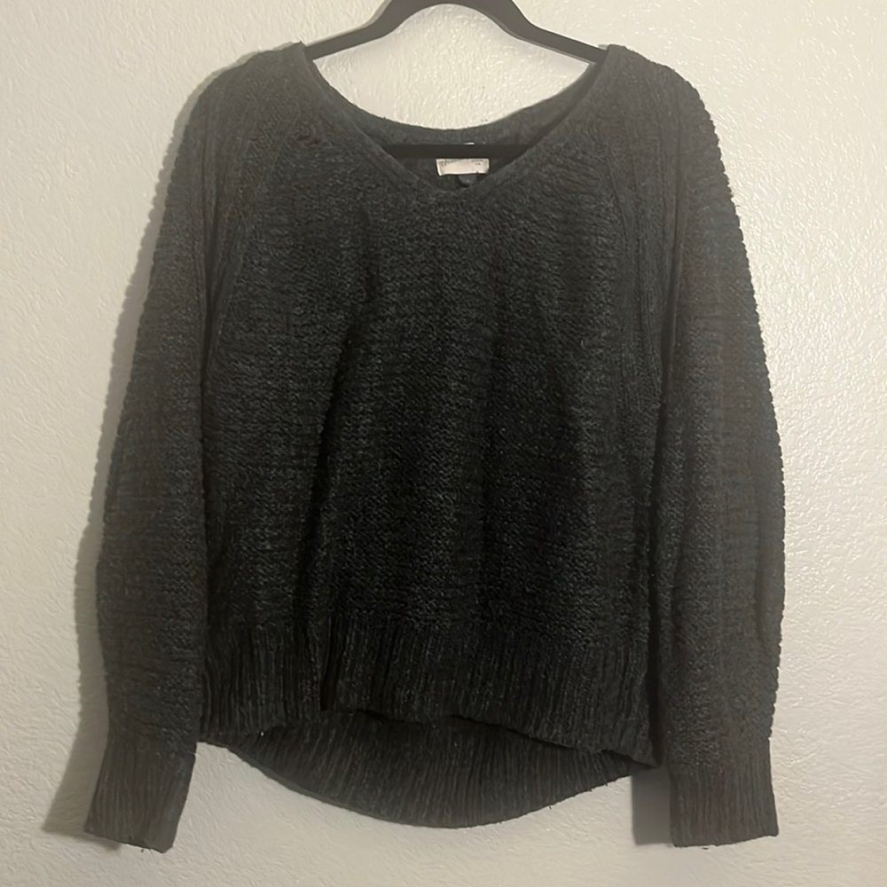 UNIVERSAL THREAD sweater